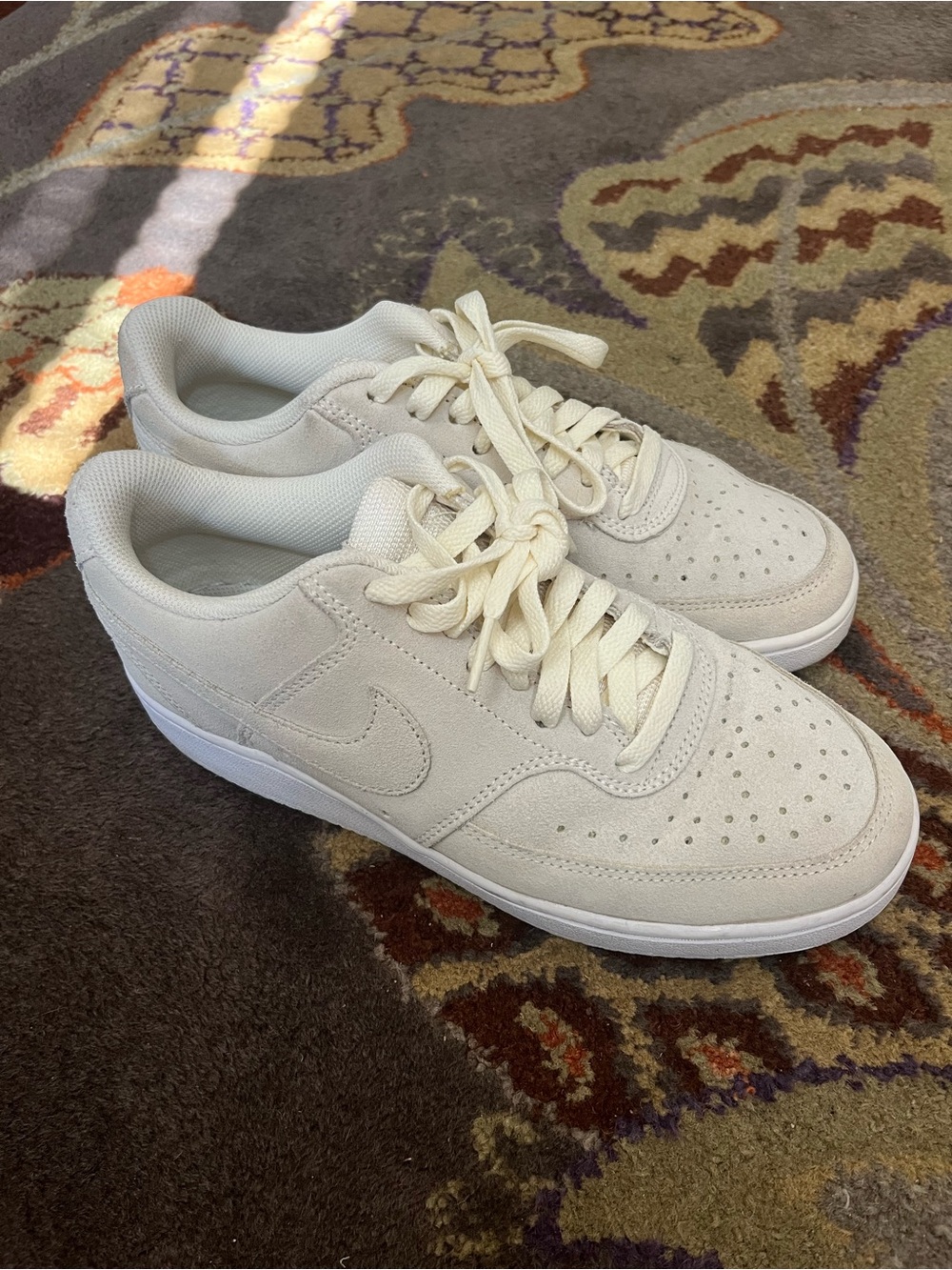 Nike Sneakers in Cream/Off-White